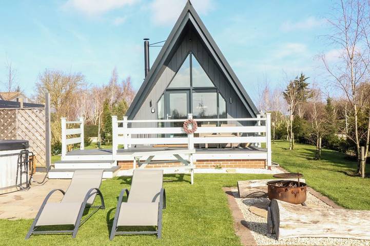 Holiday rental for 2 people, with hot tub and garden in Nottinghamshire