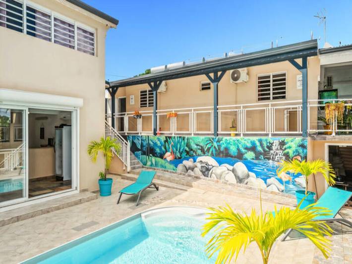 Gîte pour 24 personnes, avec piscine et jardin ainsi que jacuzzi et sauna, animaux acceptés à Le Moule - 2