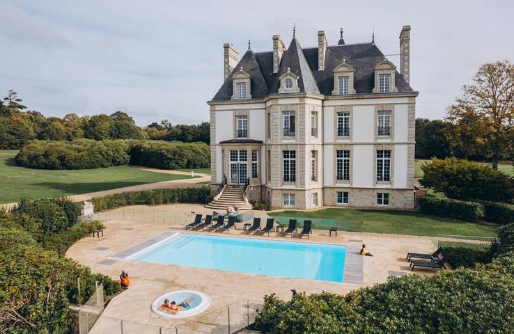 Club vacances pour 2 personnes, avec Terrasse et Jacuzzi ainsi que Jardin et Piscine dans 
