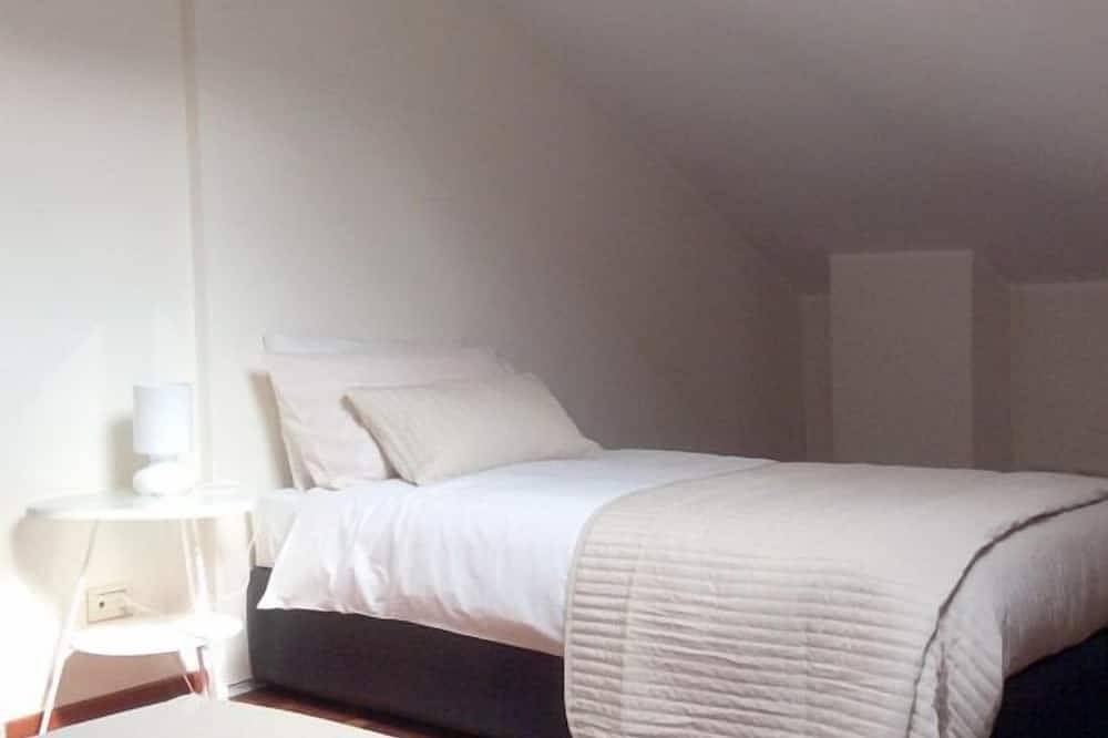 Apartamento entero, Acogedor apartamento en el centro histórico. in Alba, Langhe