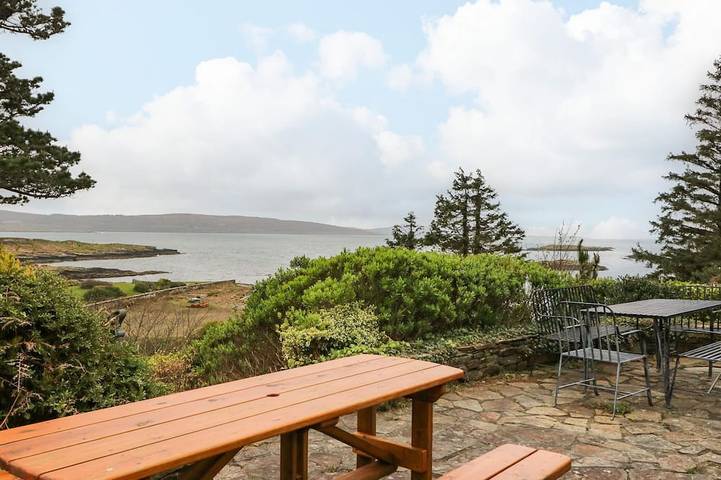 Cottage for 10 people in County Cork