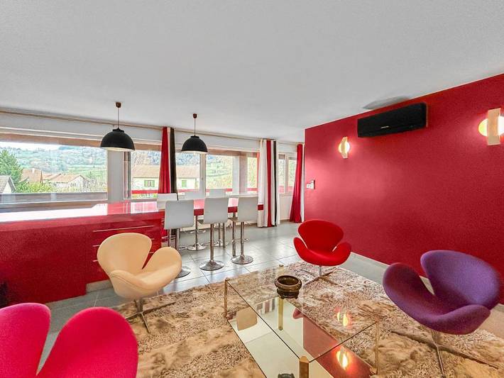 Gîte pour 8 personnes, avec Balcon et Terrasse ainsi que Jardin et Vue à Saint-Geoire-en-Valdaine