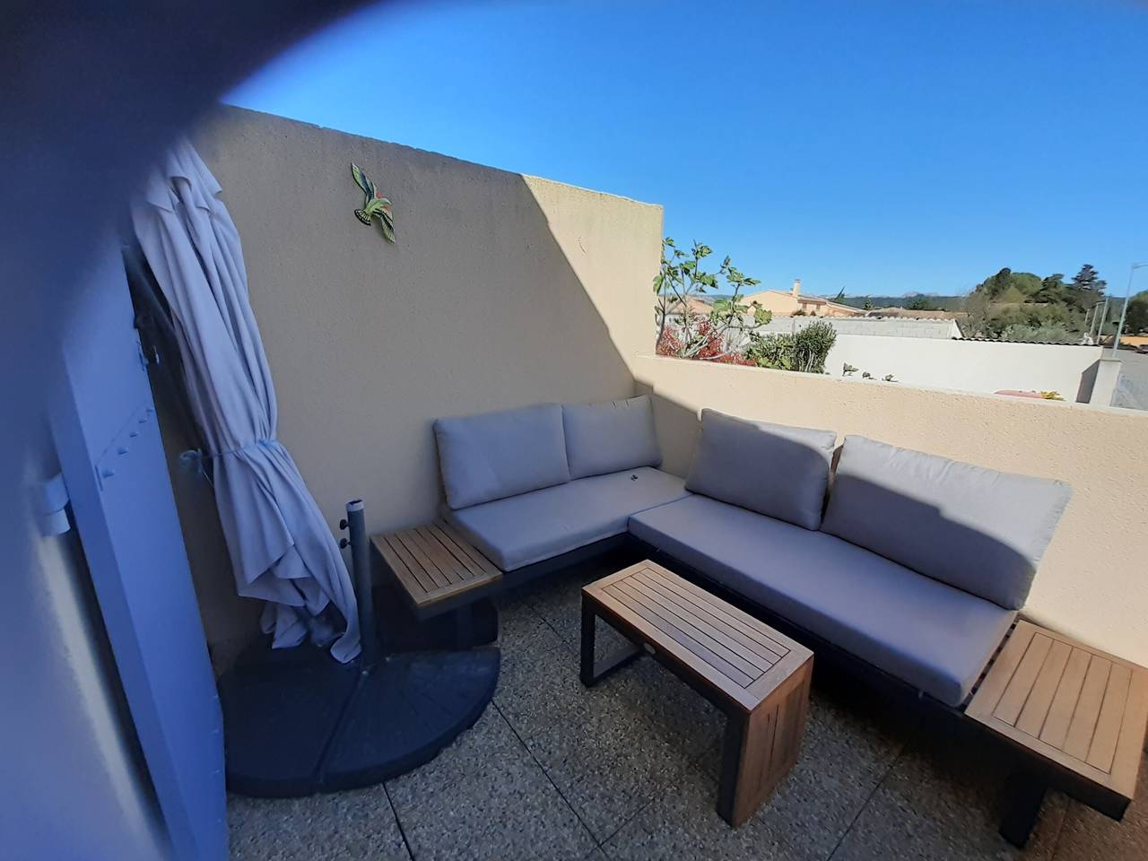 Appartement entier, Appartement 'Sous Le Soleil Des Alpilles' avec vue montagne, Wi-Fi et climatisation in Mouriès, Région d'Arles