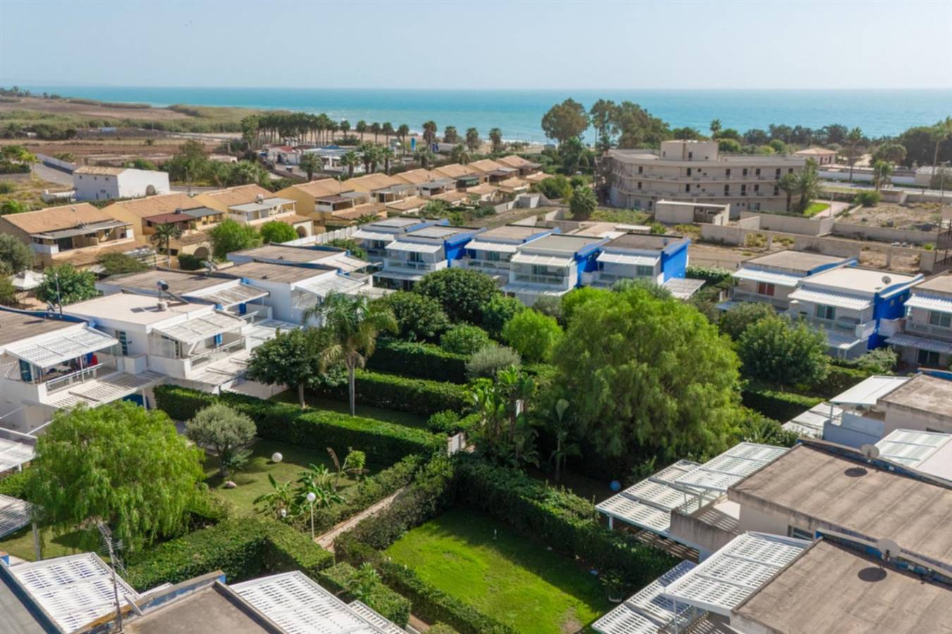 Appartamento intero, Xanto, casa vacanze con veranda a 100 mt dal mare in Ragusa, Provincia di Ragusa