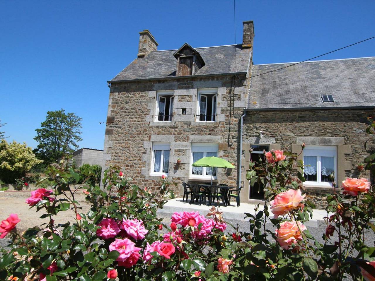 Maison familiale rénovée avec grand jardin paysager, près du Mont Saint-Michel in Céaux, Baie du Mont-Saint-Michel