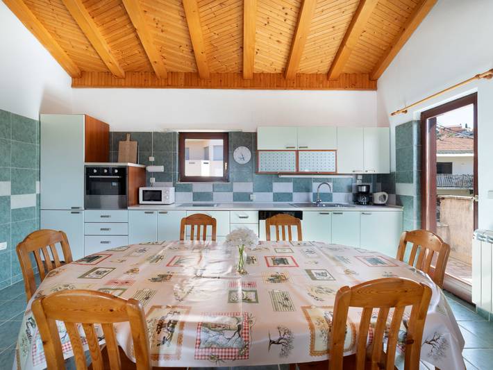 Ferienwohnung für 7 Personen, mit Balkon und Terrasse sowie Garten in Trogir - 4