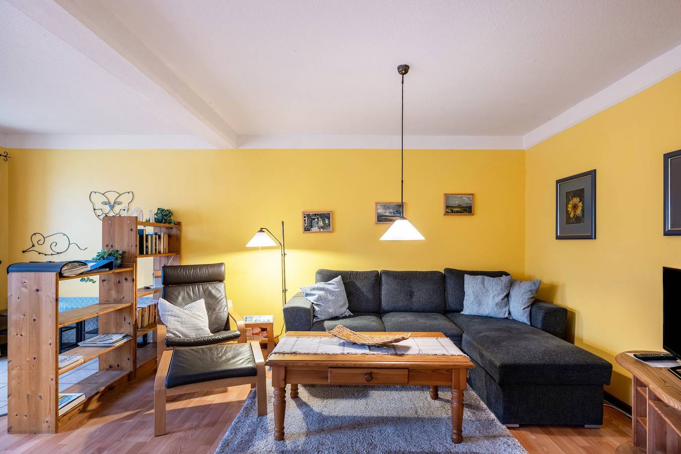 Ganze Wohnung, Ferienwohnung 1 - Ute" mit gemeinsamer Terrasse, Gemeinschaftsgarten und Wi-Fi in Emmelsbüll-Horsbüll, Nordseeküste