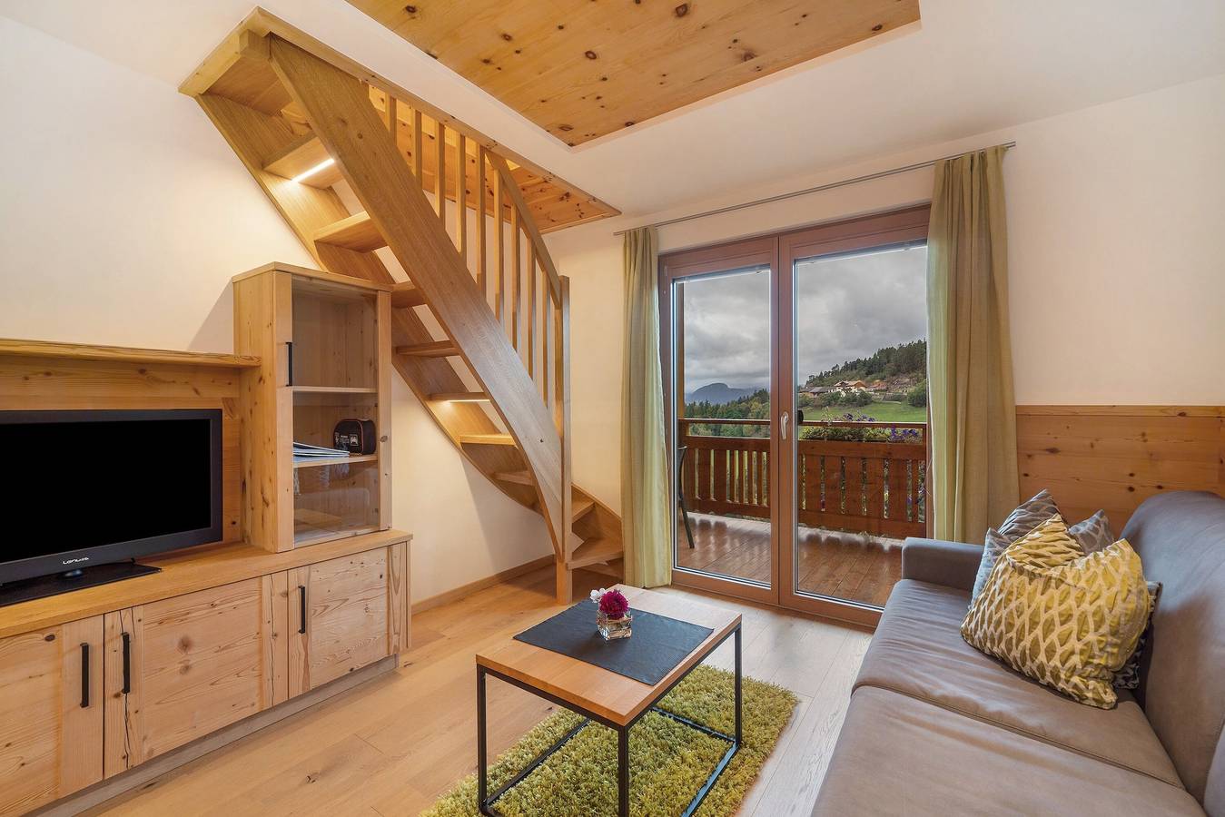 Entire apartment, Thalerhof Apartment Katrin with Wi-Fi, Balcony & Garden in Vöran, Sarntal Alps