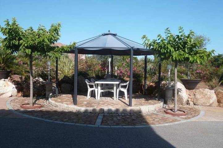 Gîte pour 6 personnes, avec jardin à Cuttoli-Corticchiato