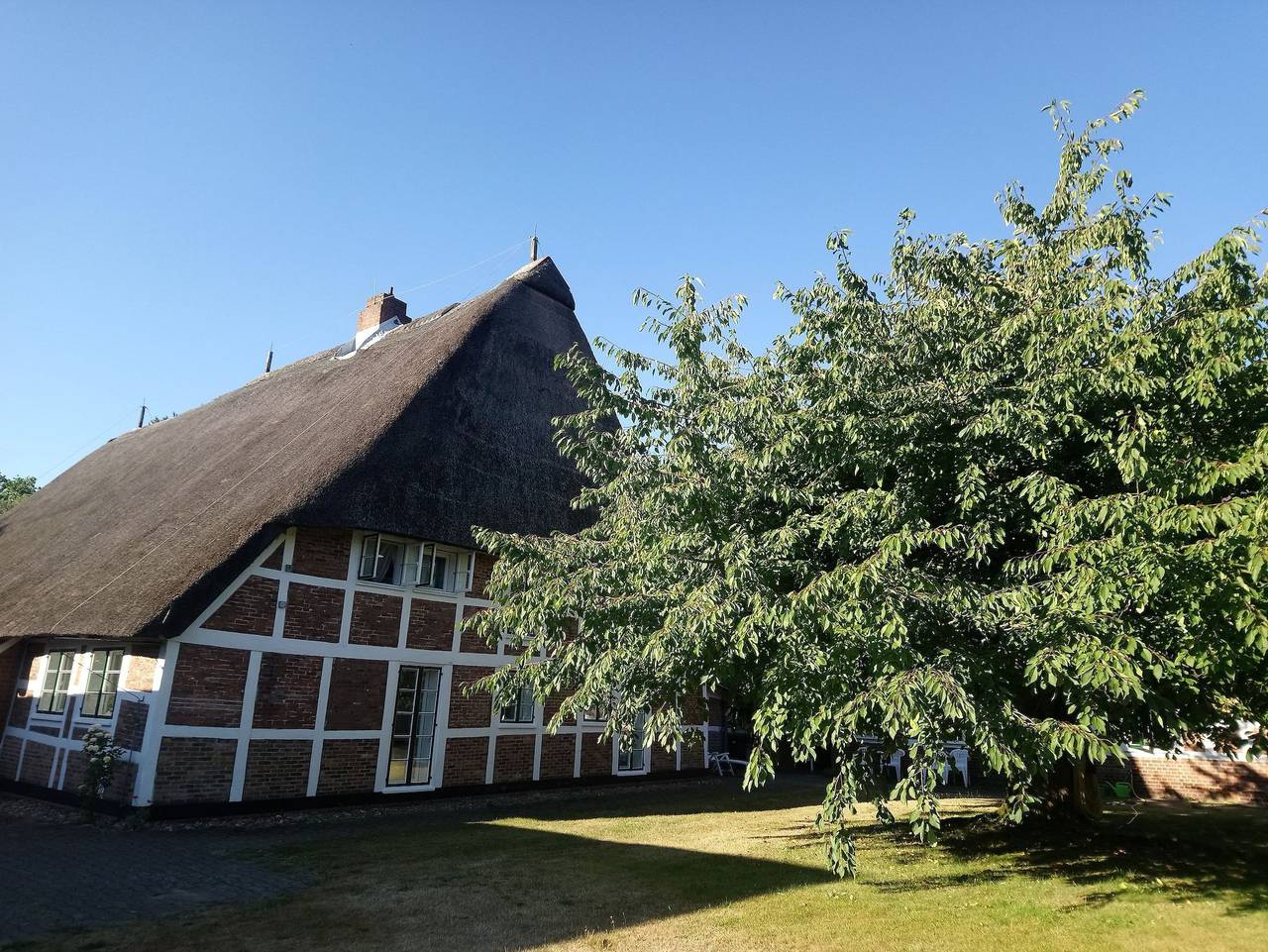 Ganze Ferienwohnung, Ebenerdige Ferienwohnung, ruhig, liebevoll, Reetdach - Ferienwohnung Maaß in Dollern, Altes Land Stade