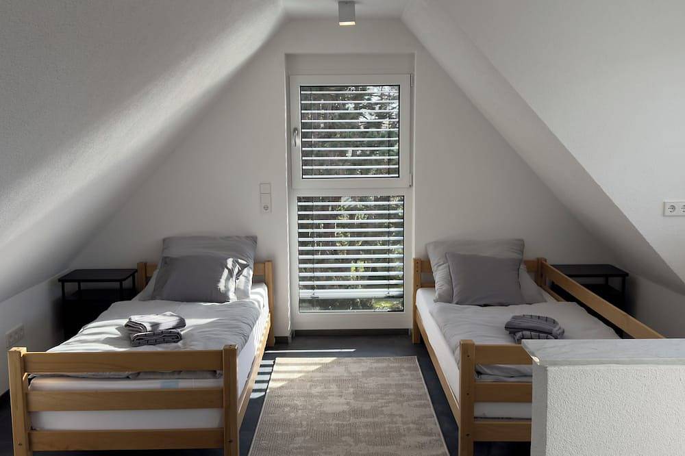 Ganze Wohnung, Moderne Maisonette-Wohnung in Karlsruhe, Rheinebene