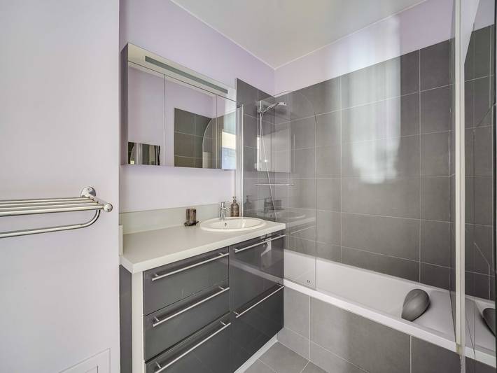Apartamento entero, Amplio estudio 2P - Cerca de La Défense in Courbevoie, Altos del Sena