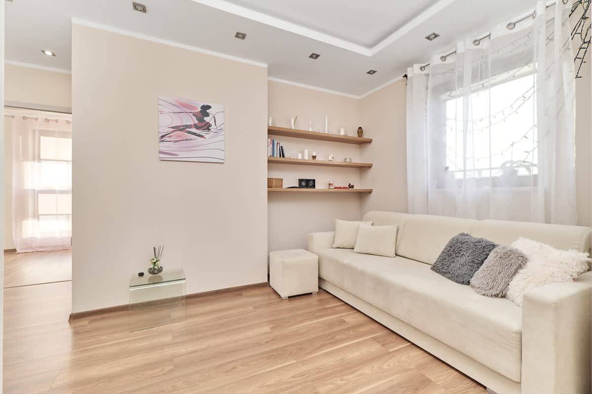 Ganze Wohnung, Bright Apartment with a Balcony | Parking in Breslau, Niederschlesien