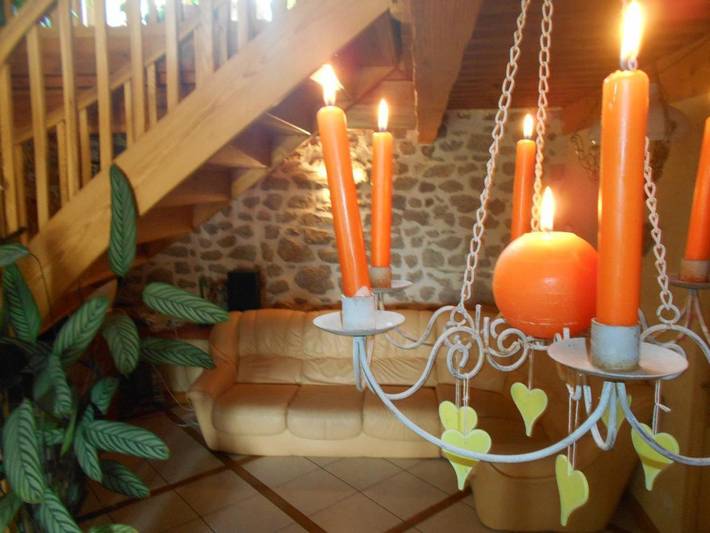 Location de vacances pour 2 personnes, avec vue ainsi que jardin et terrasse à Usson-en-Forez - 4