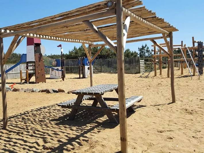 C- Mobil-home Caraïbes climatisé 2 chambres 6 personnes in Les Sables-d'Olonne, Vendée