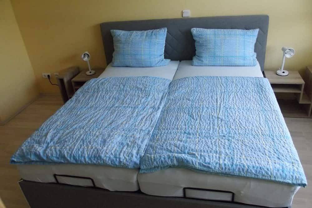 Ganze Wohnung, Neu renovierte 58 qm Ferienwohnung mit Balkon in Bad Staffelstein, Oberes Maintal - Coburger Land