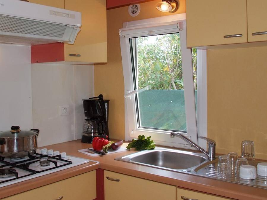 Camping Tikayan Félix de la Bastide - Stacaravan 6 personen - Montana Eco - 2 slaapkamers - Tv - Clim in Saint-Mitre-les-Remparts, Istres en omgeving