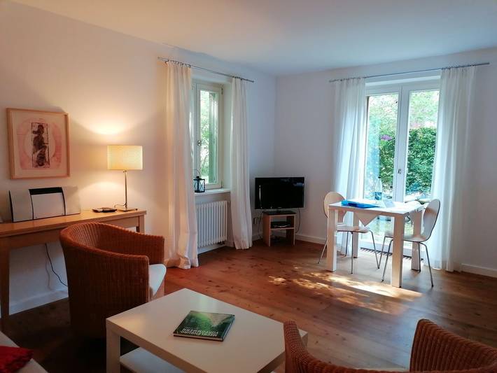 Ferienhaus für 2 Personen, mit Terrasse und Garten in Ahrenshoop - 2