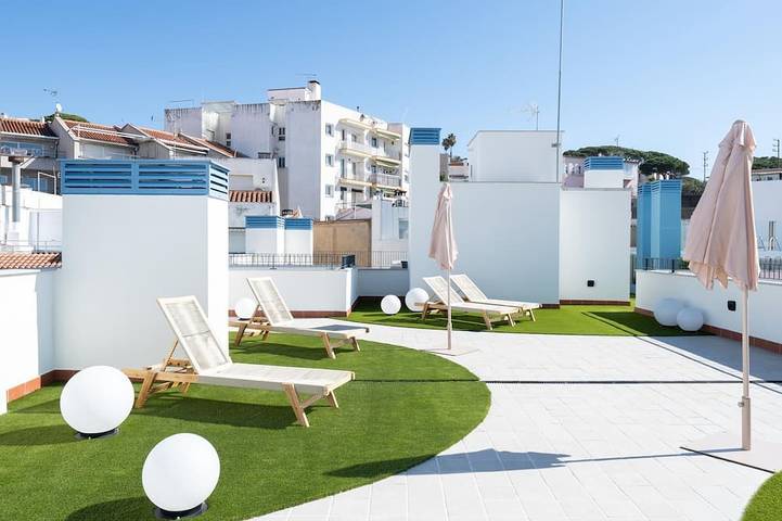 Ferienwohnung für 6 Personen, mit Pool und Balkon - 1