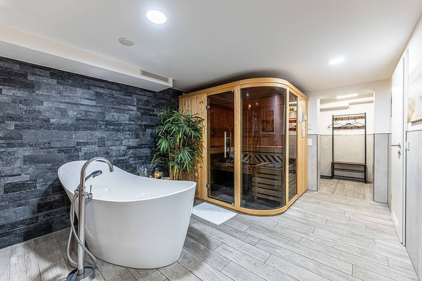 Exklusives Day Spa Streudorf mit privater Sauna und modernem Wellnessbereich in Gunzenhausen, Fränkisches Seenland