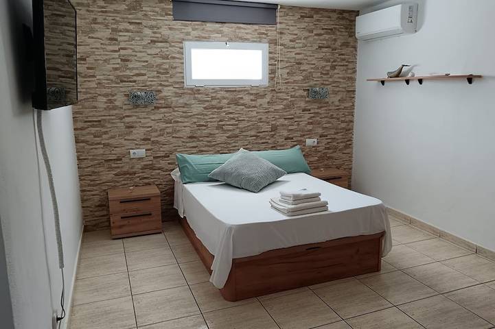 Casa con piscina, jardín, barbacoa, a/a, Wifi, parquing in Es Canar, Santa Eulària des Riu