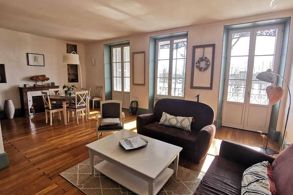 Appartement entier, Gîte Appart \"Les Oiseaux \" avec vue sur Loire in Orléans, Vallée de la Loire