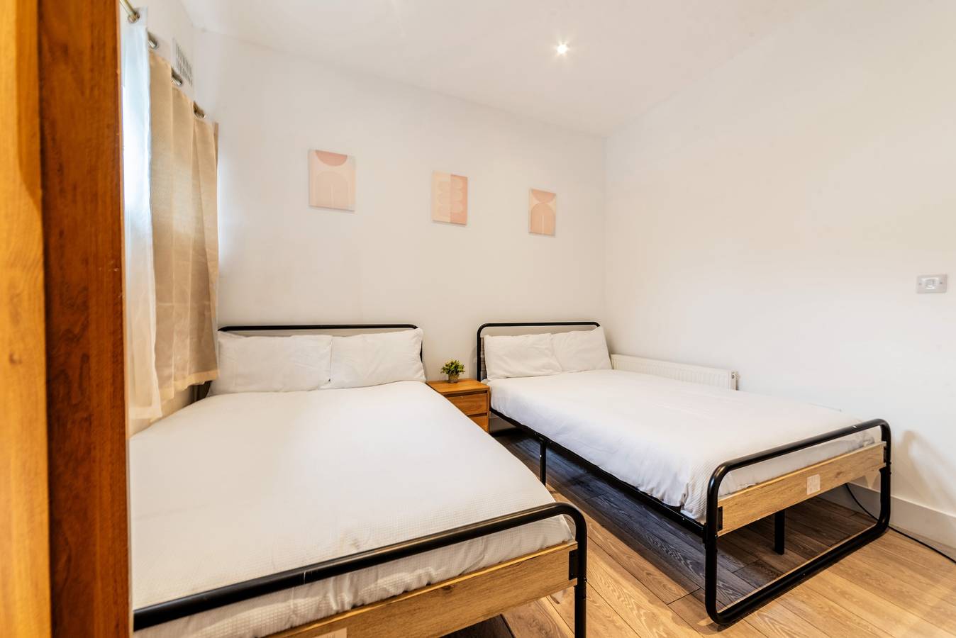 Ganze Ferienwohnung, Central - Stay 4 - Paid Parking - Near Transport in Kent