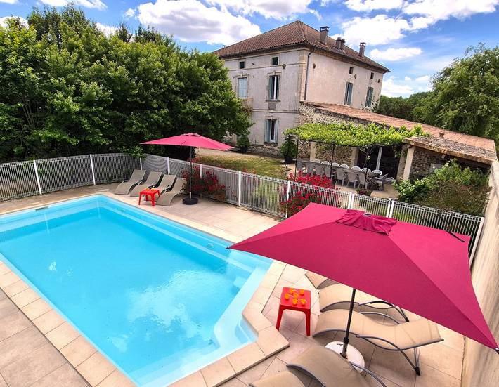 Gîte pour 21 personnes, avec piscine, animaux acceptés