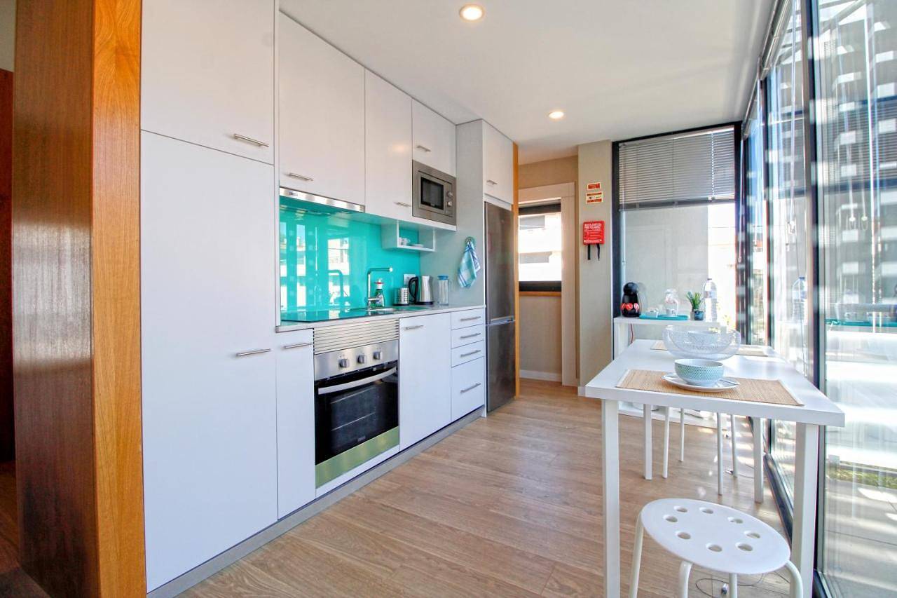 Apartamento inteiro, Casa São Vicente - Apartment Near City Centre with Private Parking in Meadela, Viana do Castelo