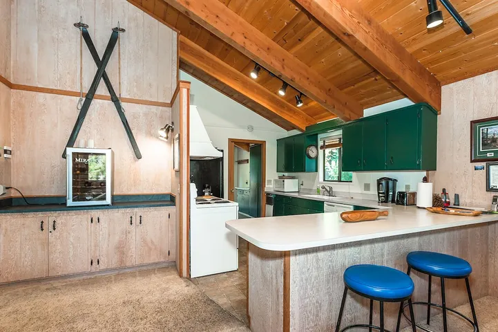 Vacation house for 14 people, with hot tub and balcony as well as yard and pool - 1