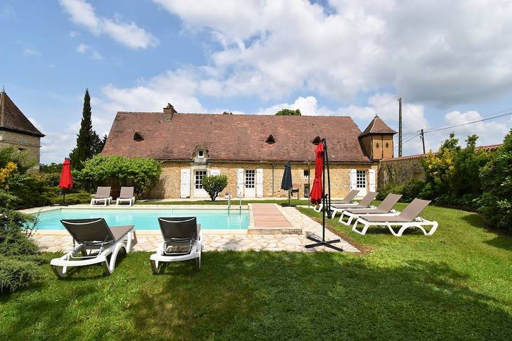 Location de vacances pour 8 personnes, avec terrasse ainsi que jacuzzi et jardin à Saint-Laurent-la-Vallée