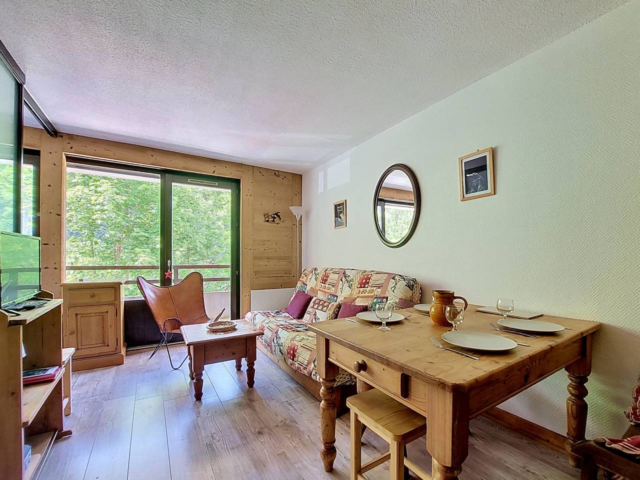 Appartement entier, Relais S30 - 4/5 personnes - Studio lumineux et cosy - Saint Jean D'Aulps Centre Station - Proche Morzine in Saint-Jean-d'Aulps, Les Portes du Soleil