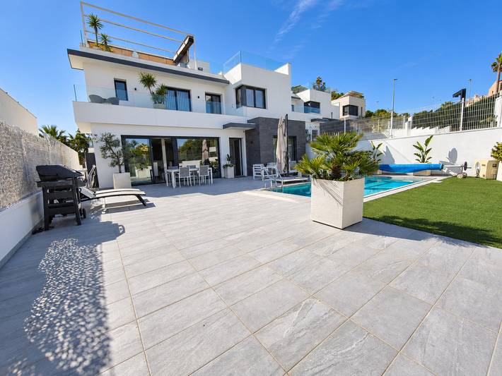 Luxury Villa with Private Pool in San Miguel de Salinas, Costa Blanca