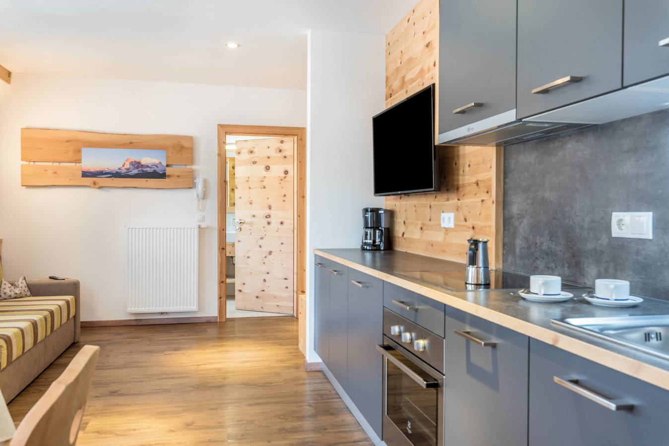 Ganze Wohnung, Superior Ferienwohnung 'Marialisa Tulpe' mit Bergblick, Whirlpool & Wlan in Gufidaun, Klausen