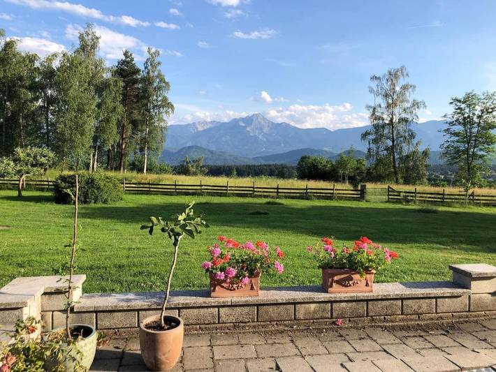 Ferienhaus für 12 Personen, mit Balkon und Terrasse sowie Garten und Ausblick