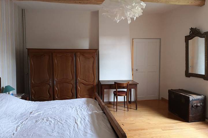 Village house, swimming pool, enclosed garden, quiet and Luberon in Le Thor, Vaucluse
