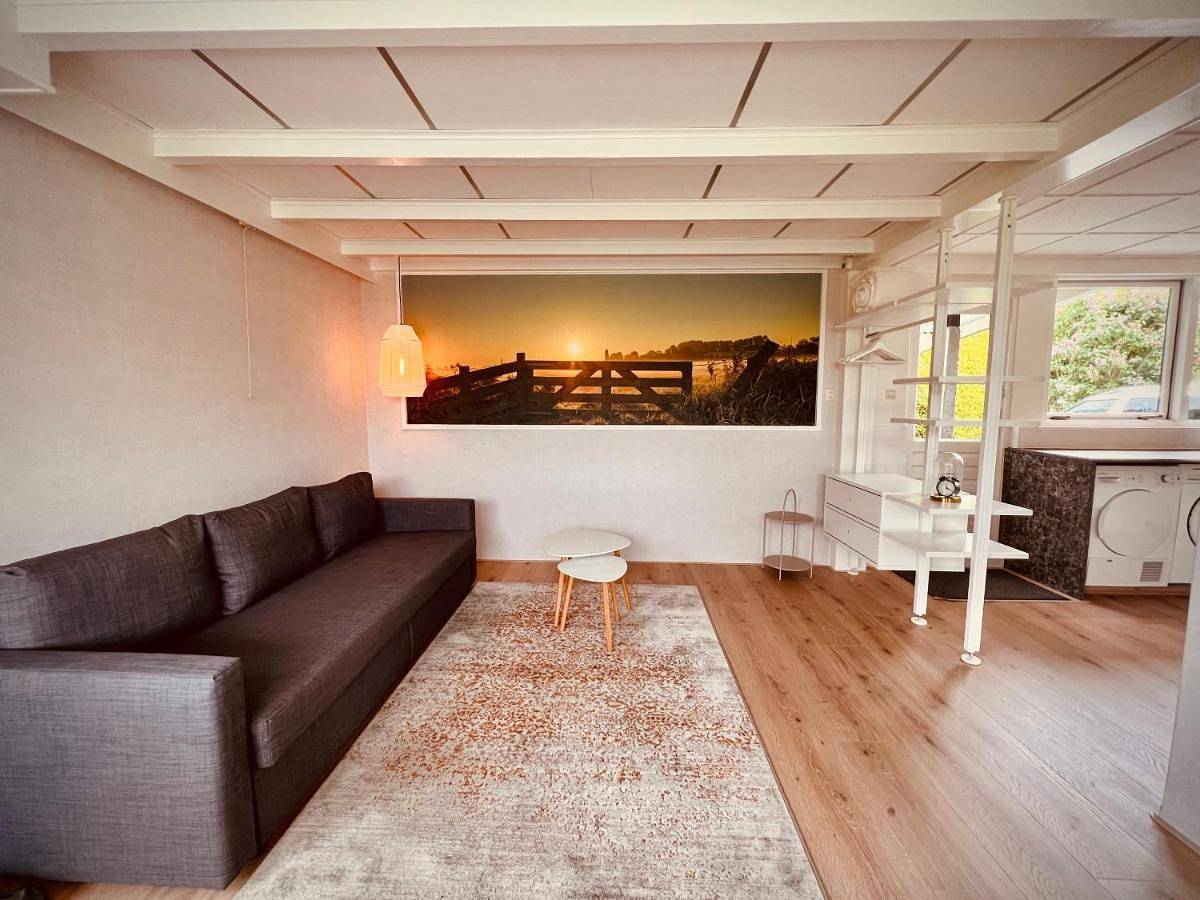 Ganze Wohnung, Aan de dijk in Niederländische Nordsee