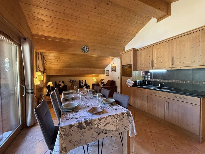 Ganze Wohnung, Geräumige 4-Zimmer-Wohnung mit Parkplatz nahe Les Saisies in Villard-sur-Doron, Albertville und Umgebung
