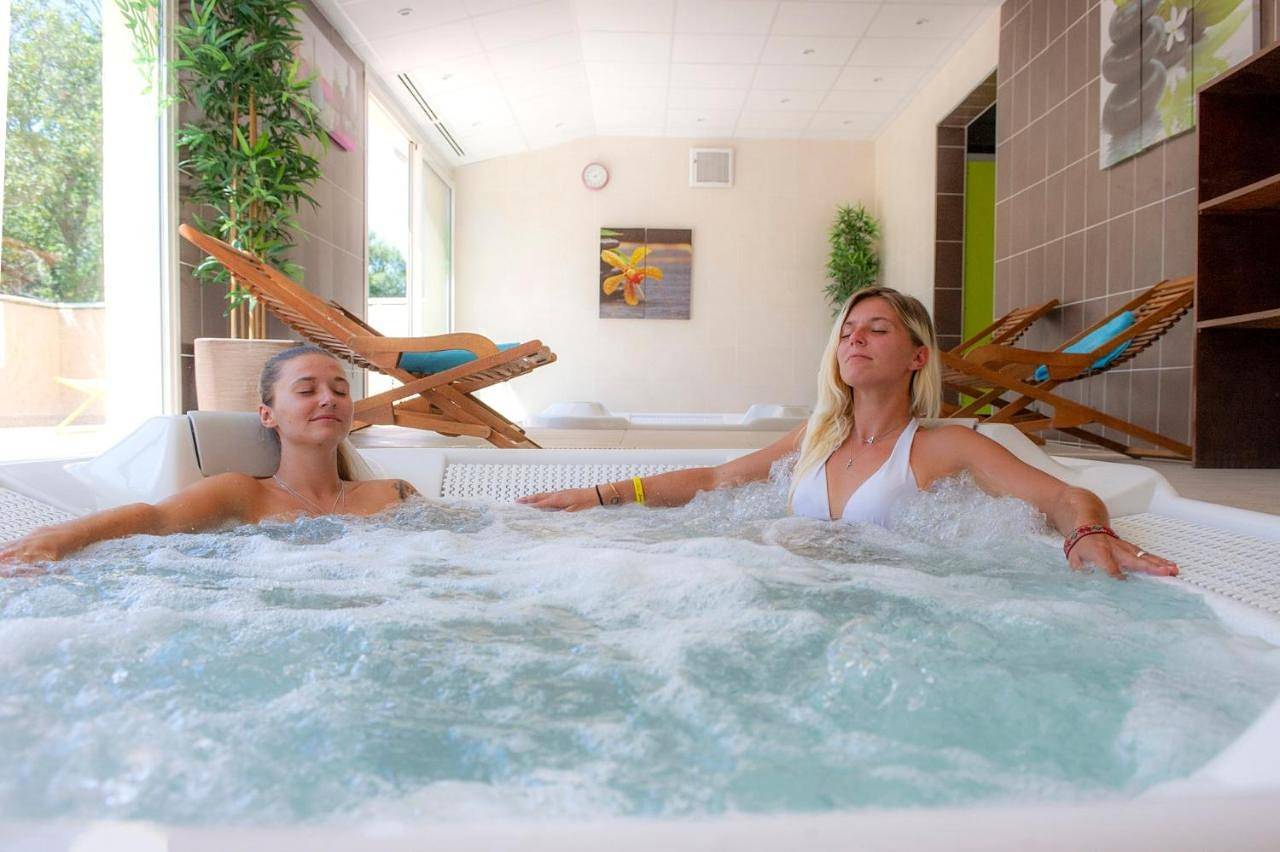 Mobilhome  (6 Adults) in Roquebrune-sur-Argens, Mittelmeerküste (Frankreich)