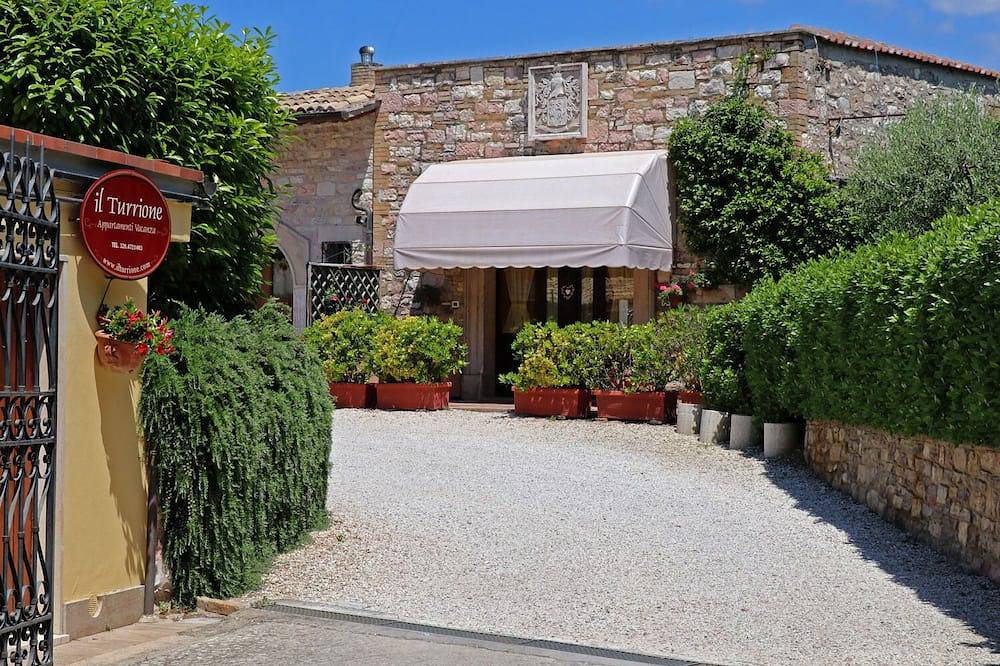 Entire apartment, \"Il Turrione\" holiday apartments in Assisi, Perugia Province