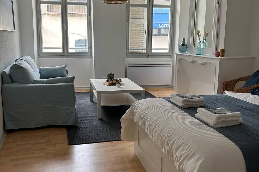 Entire apartment, L'Écrin - In the heart of the Dax thermal baths in Dax, Dax region