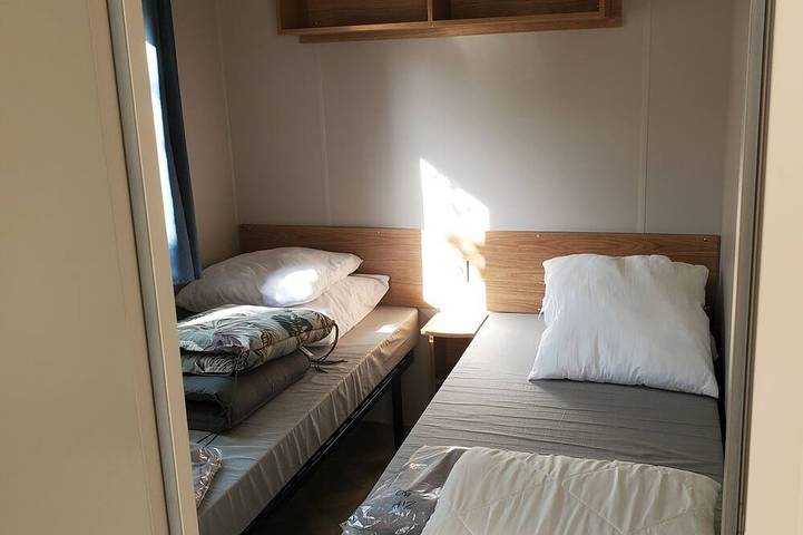 Mobil home pour 4 personnes, avec terrasse à Montendre - 2