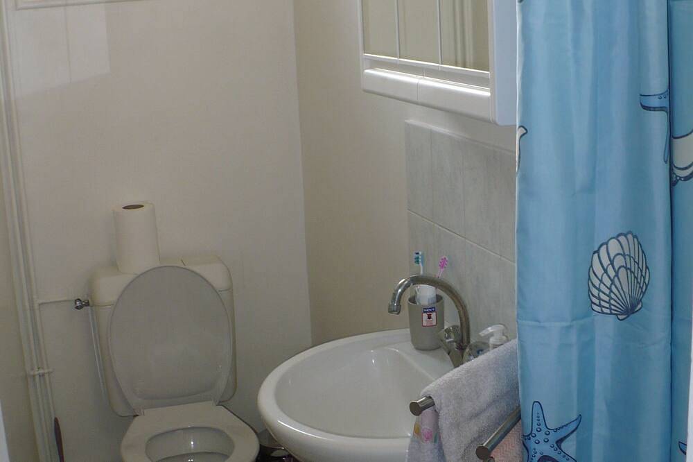 Entire apartment, Fully-equipped, quiet apartment near metro station 5' from Paris, in Malakoff, Hauts-de-Seine