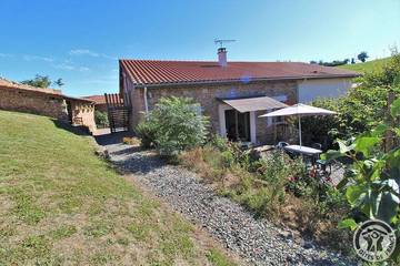 Gîte pour 5 personnes, avec jardin à Pomeys
