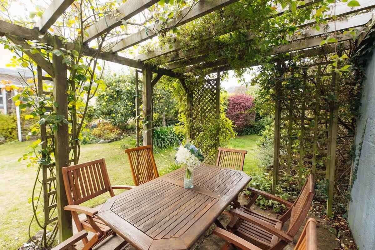 Charming Upper Solva Cottage by Beaches & Harbour in Solva, Pembrokeshire