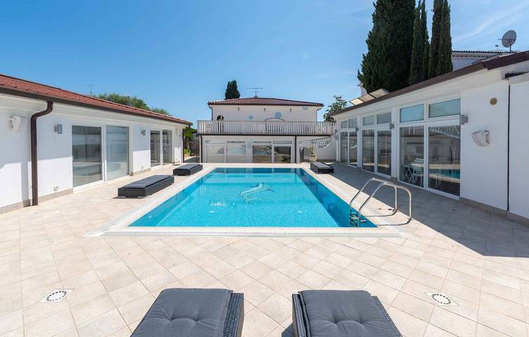 Villa für 16 Personen in Umag