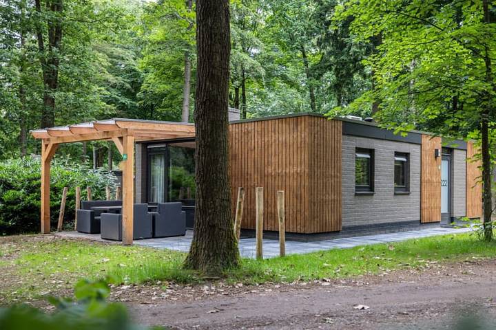Bungalow voor 2 personen, with Balkon/Terras and Terras as well as Tuin in Epe