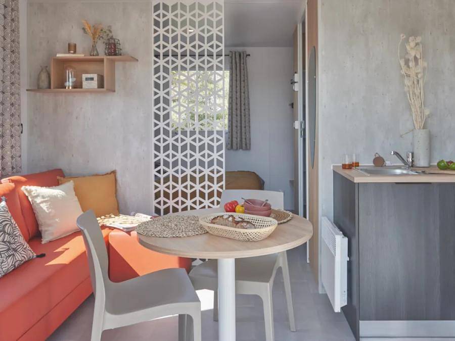 Camping La Ferme du Bord de Mer - Mobilhome 2 personas - Bora con terraza 1 dormitorio in Gatteville-le-Phare, Región de Cherbourg