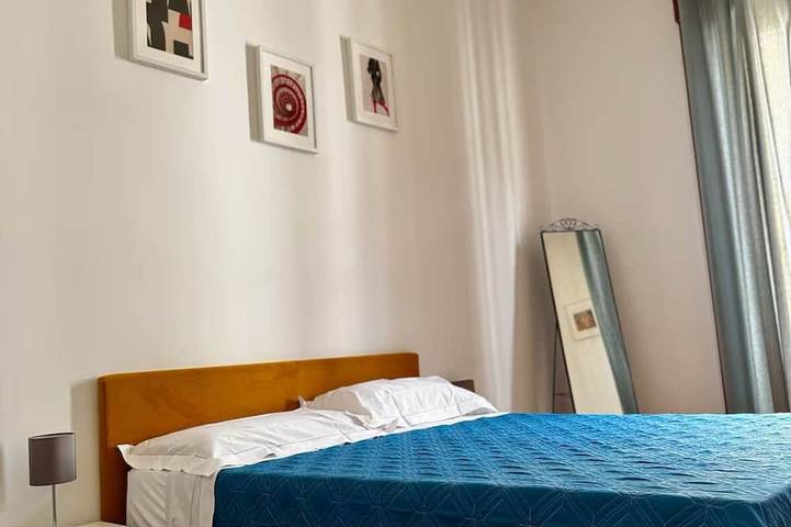 Ganze Wohnung, Drei-Zimmer-Wohnung im Stadtzentrum in Mailand, Mailand Provinz