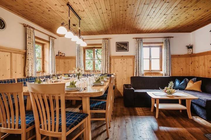 Blockhütte für 15 Personen, mit Balkon und Sauna in Wagrain
